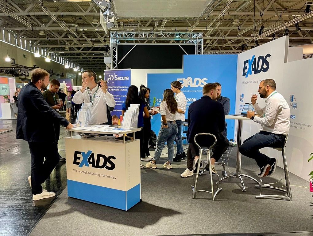Team EXADS talking at the DMEXCO stand